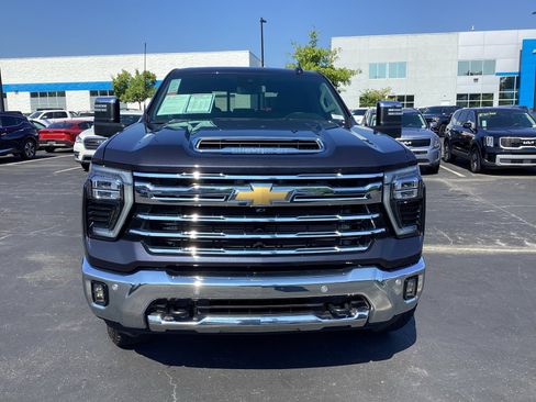 Used 2024 Chevrolet Silverado 2500 LTZ w/ LTZ Plus Package image 6