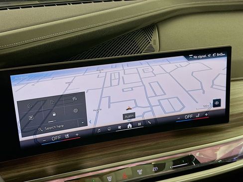 Certified 2023 BMW 760i xDrive w/ Parking Assistance Package image 13