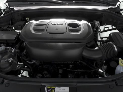 Used 2017 Jeep Grand Cherokee Altitude image 16