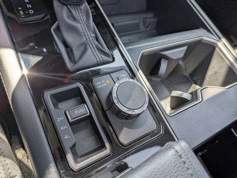 Used 2024 Toyota Tundra Limited image 20