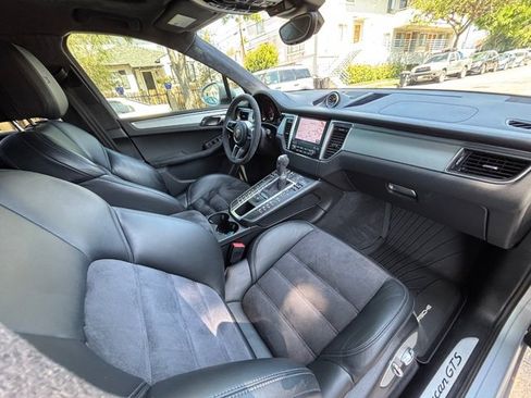 Used 2018 Porsche Macan GTS AWD/4WD image 41
