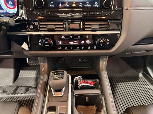 Used 2025 Nissan Pathfinder Platinum w/ Cargo Package image 25