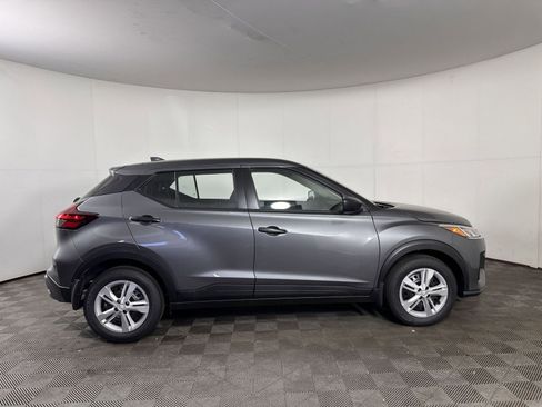 New 2025 Nissan Kicks Play S image 7