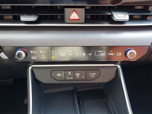 New 2026 Kia Carnival EX image 34