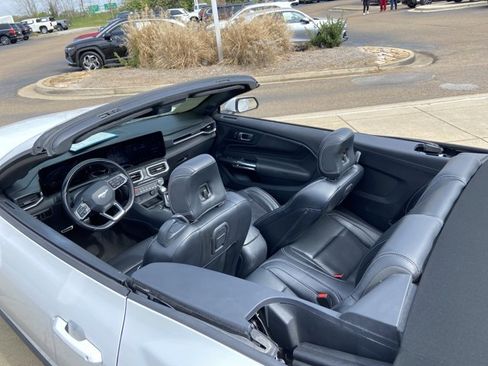 Used 2024 Ford Mustang Premium RWD image 39