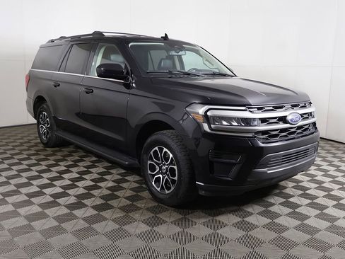 Used 2024 Ford Expedition Max XLT image 2