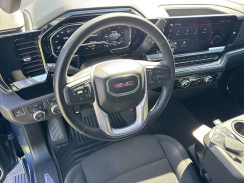 Used 2024 GMC Sierra 1500 Elevation image 18