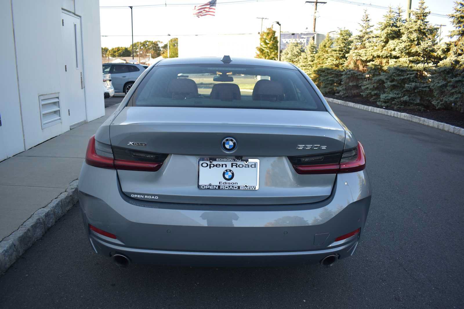 Used 2023 BMW 330e xDrive w/ Premium Package AWD/4WD image 6