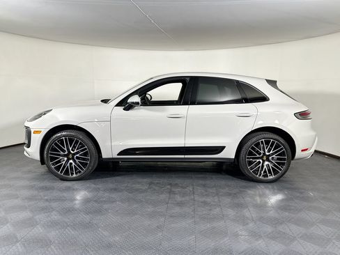 Certified 2026 Porsche Macan Turbo AWD/4WD image 2