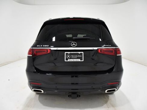 Used 2023 Mercedes-Benz GLS 580 4MATIC image 4