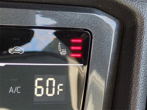 Used 2024 Volkswagen Tiguan SE R-Line image 28