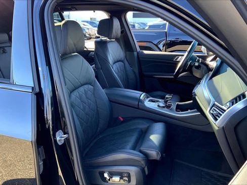 Used 2023 BMW X5 M50i w/ Executive Package image 7