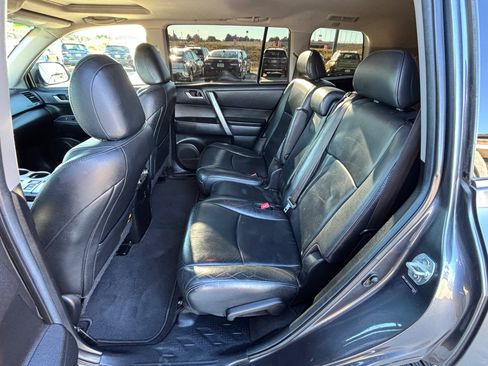 Used 2013 Toyota Highlander SE image 21