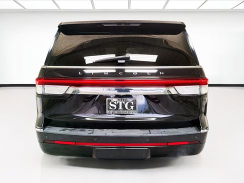 Used 2022 Lincoln Navigator Reserve AWD/4WD image 5
