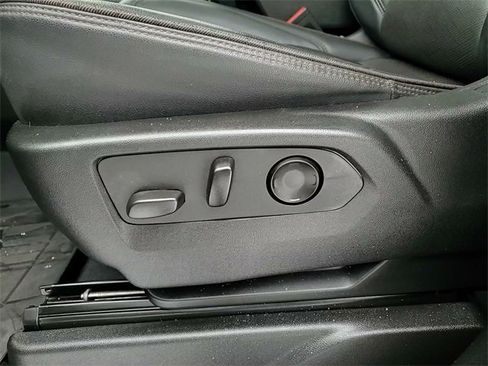 Used 2024 Chevrolet Tahoe High Country image 13