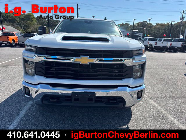 Used 2025 Chevrolet Silverado 2500 LT w/ Safety Package AWD/4WD image 5