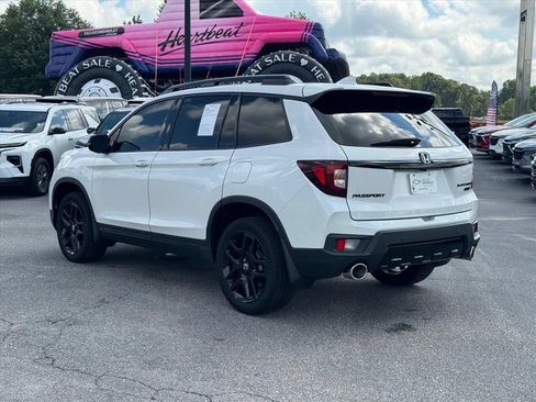 Used 2025 Honda Passport Black Edition image 5