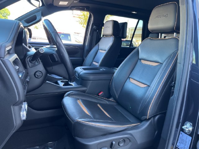 Used 2023 GMC Yukon AT4 w/ Technology Package AWD/4WD image 12
