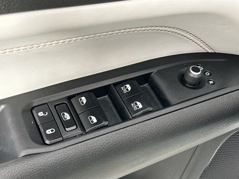 Used 2023 Jeep Compass Limited AWD/4WD image 17