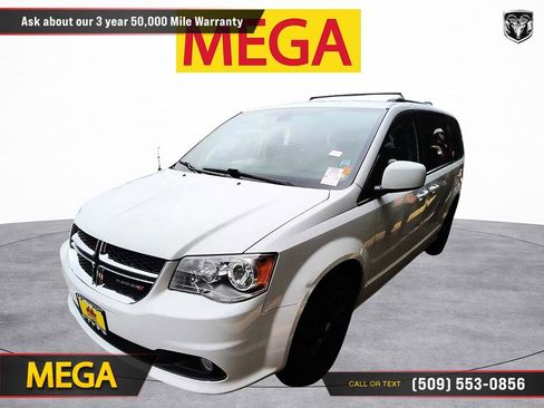 Used 2019 Dodge Grand Caravan SXT image 1