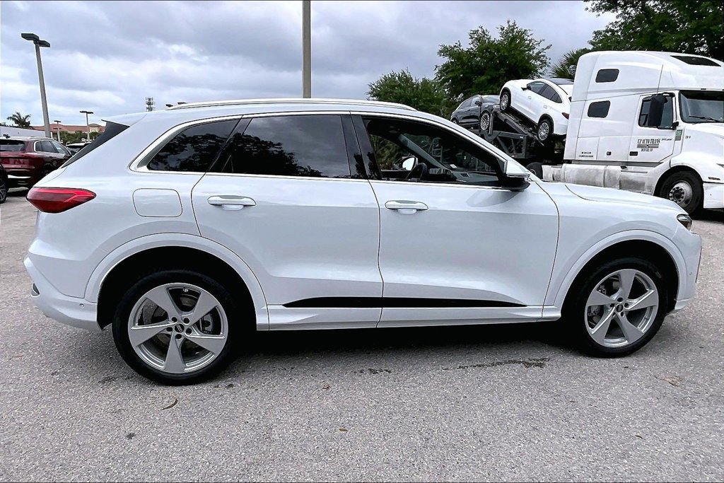 New 2026 Audi Q5 Premium Plus AWD/4WD image 4