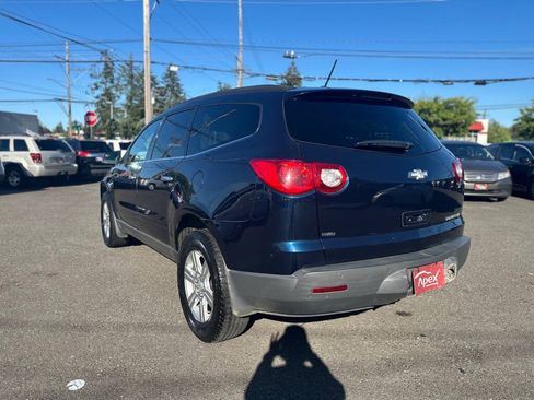 Used 2011 Chevrolet Traverse LT w/ LPO, 'HIT The Road' Package AWD/4WD image 9