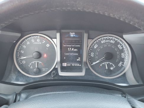 Used 2017 Toyota Tacoma SR5 w/ Tow Package image 15