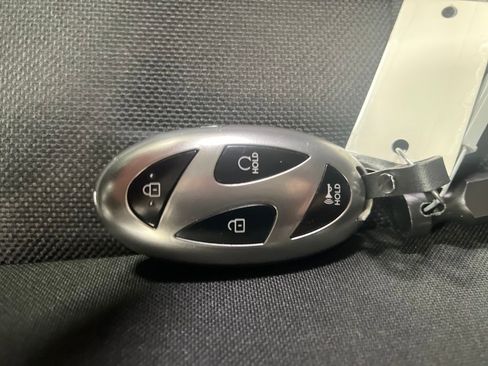 Used 2025 Hyundai Santa Fe SE image 27