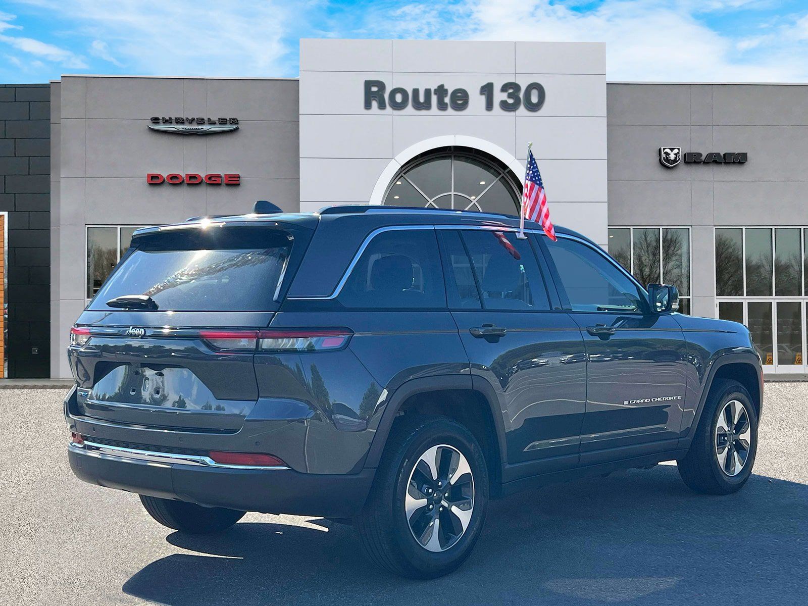 Used 2023 Jeep Grand Cherokee 4WD 4xe image 4