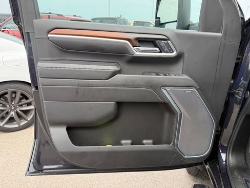 Used 2025 GMC Sierra 2500 Denali AWD/4WD image 6