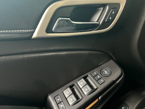 Used 2018 GMC Yukon Denali w/ Denali Ultimate Package image 18