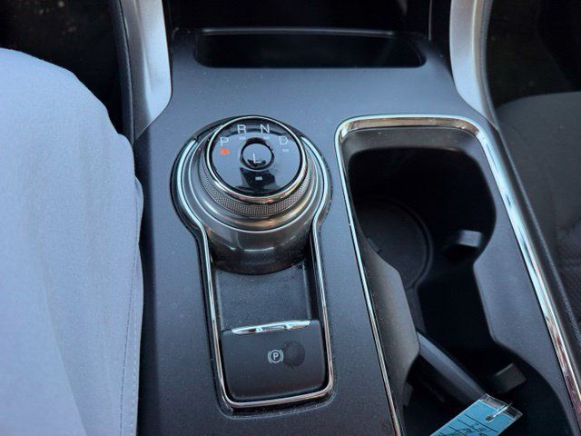 Used 2019 Ford Fusion SE FWD image 14