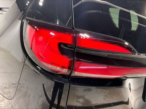 New 2026 Chrysler Pacifica Limited w/ Uconnect Theater Family Group image 31