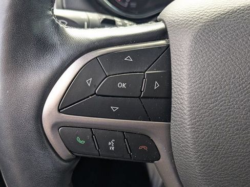 Used 2021 Jeep Grand Cherokee Laredo X RWD image 24