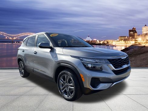 Used 2023 Kia Seltos LX image 4