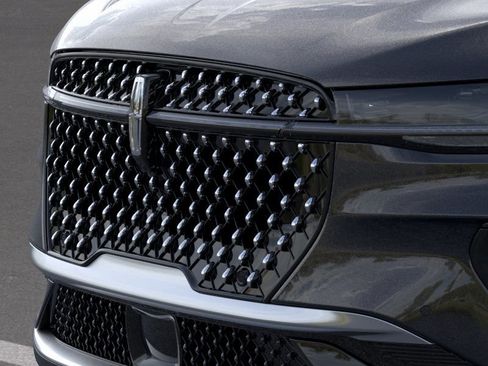 New 2026 Lincoln Nautilus Premier image 17