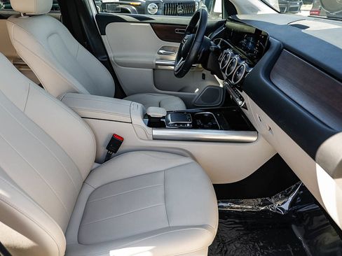 Certified 2022 Mercedes-Benz GLA 250 image 16