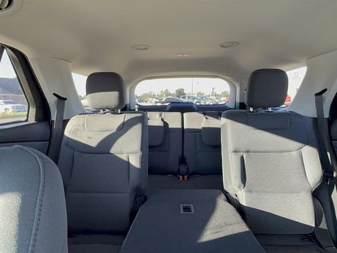 Used 2025 Ford Explorer Active image 11