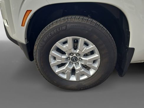 Certified 2024 Nissan Frontier SV w/ Technology Package image 9