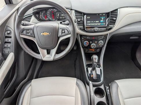 Used 2017 Chevrolet Trax Premier w/ Driver Confidence II Package image 6