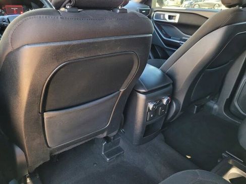 Used 2020 Ford Explorer XLT image 31