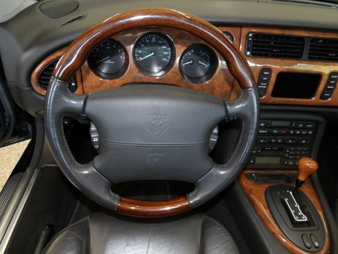 Used 2001 Jaguar XK8 Convertible RWD image 52