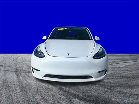 Used 2021 Tesla Model Y Long Range image 9