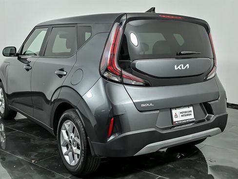 Used 2023 Kia Soul LX w/ Option Group 015 FWD image 7