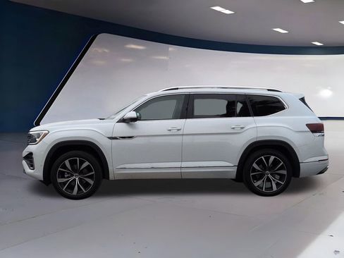 Used 2026 Volkswagen Atlas SEL Premium R-Line image 2