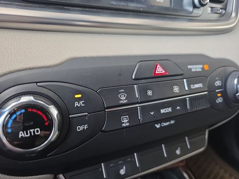 Used 2017 Kia Sorento EX w/ EX Premium Package FWD image 16