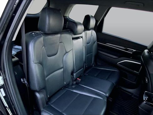 Used 2020 Kia Telluride LX FWD image 19