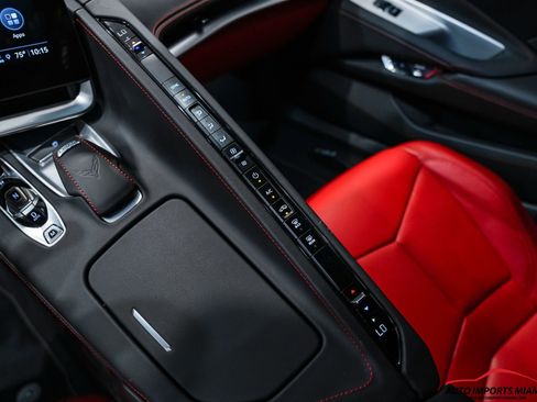 Used 2021 Chevrolet Corvette Stingray Coupe w/ Z51 Performance Package RWD image 61