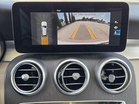 Used 2021 Mercedes-Benz GLC 300 4MATIC image 15