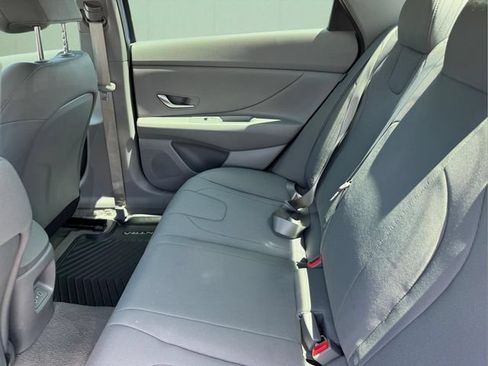 Used 2025 Hyundai Elantra SE FWD image 10